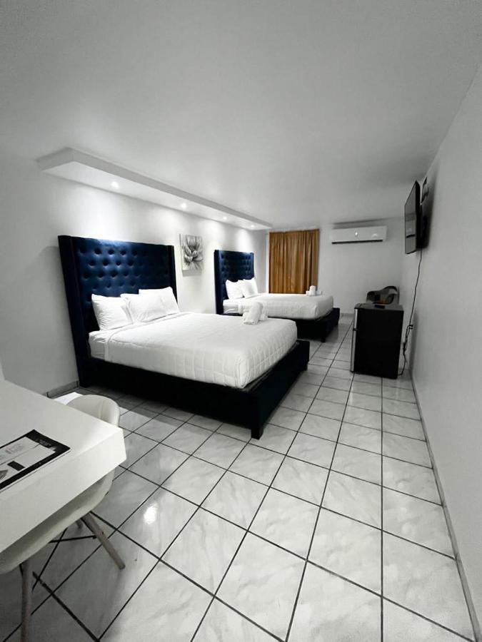 Douglas Highway Inn Hotel Кабо-Рохо Екстер'єр фото
