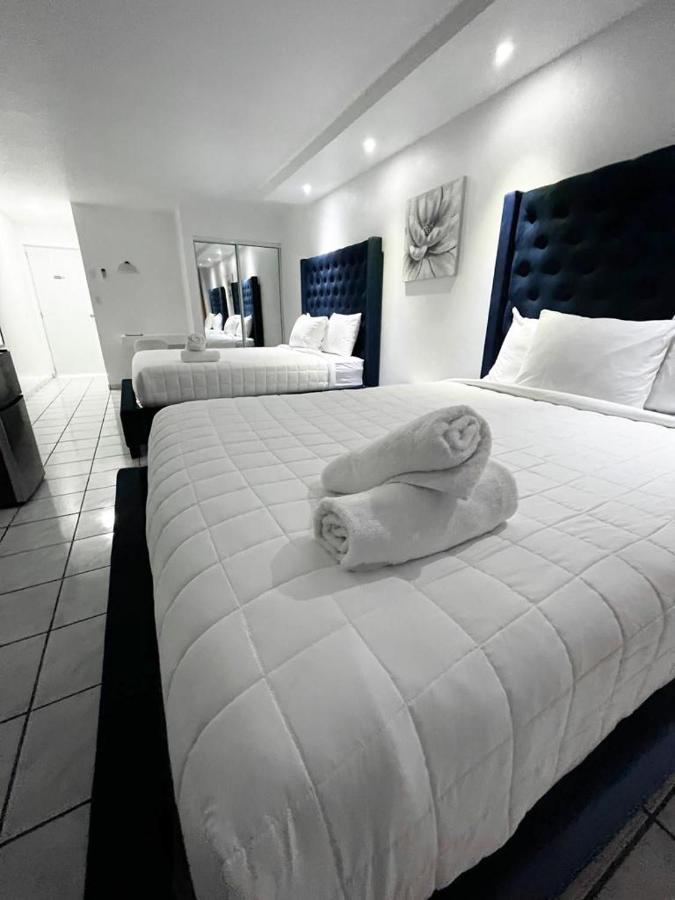 Douglas Highway Inn Hotel Кабо-Рохо Екстер'єр фото