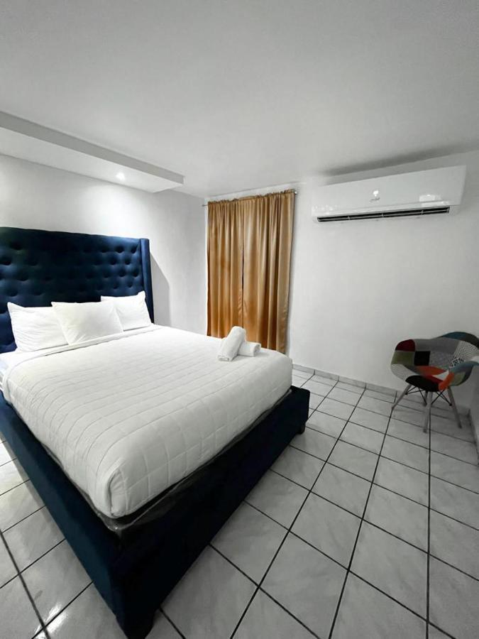 Douglas Highway Inn Hotel Кабо-Рохо Екстер'єр фото